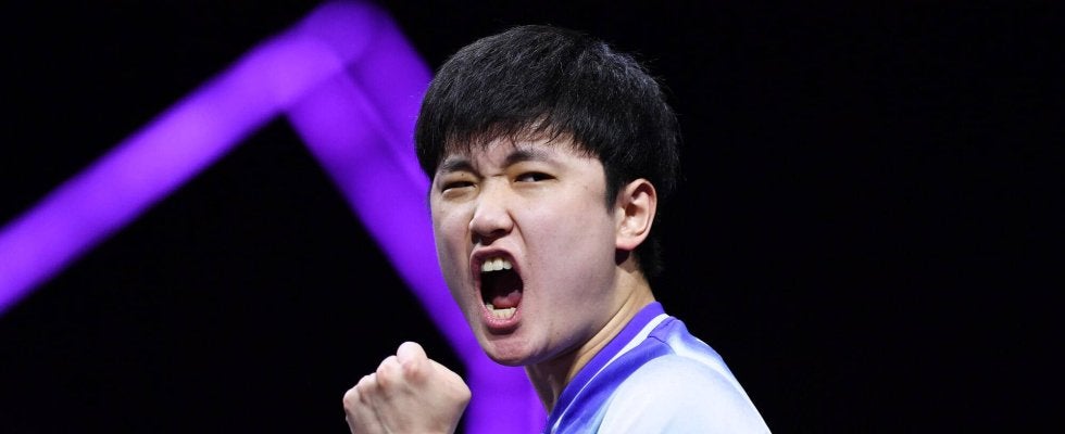 エース・張本智和 日本男子唯一の4強入り！中国の世界9位向鵬との22歳対決を制す【卓球 WTT横浜】