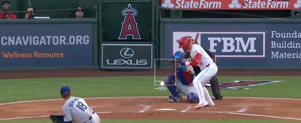 相性最悪だろ… 山本由伸に“疑惑の判定”「試合にならん」「どこ見てんだよ」不運すぎる“謎ジャッジ”が物議を醸す「調子狂わされた」