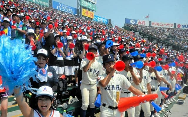 甲子園で綾羽に声援を送った2800人の大応援団　サッカー部員らも