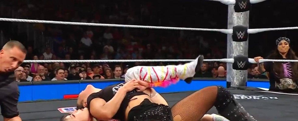 “日本リスペクト”の小柄美女レスラー、豪快シャイニング・ウィザード「今の技は…」ファン興奮