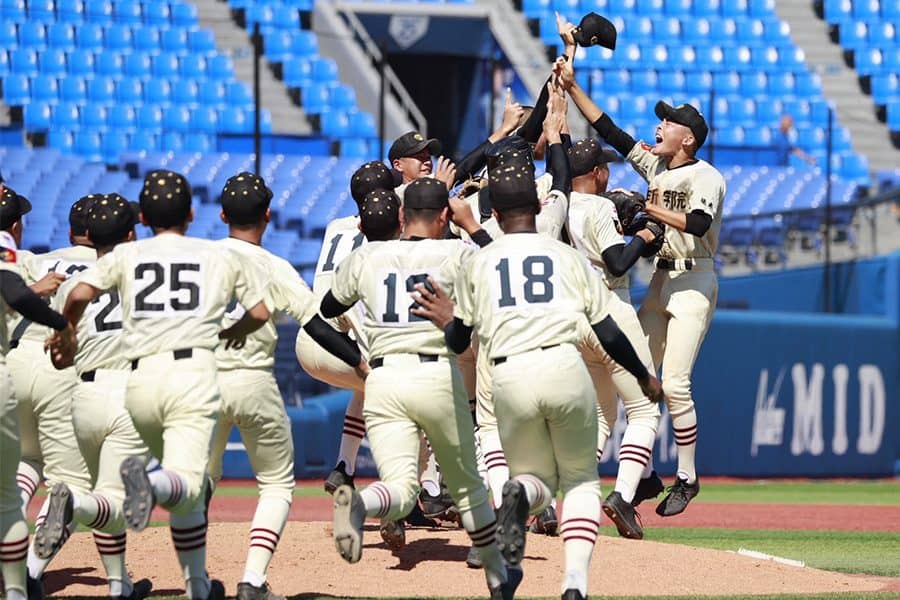 中学生の甲子園”は作新学院が初優勝 148キロ剛腕から劇的一発…星稜は春
