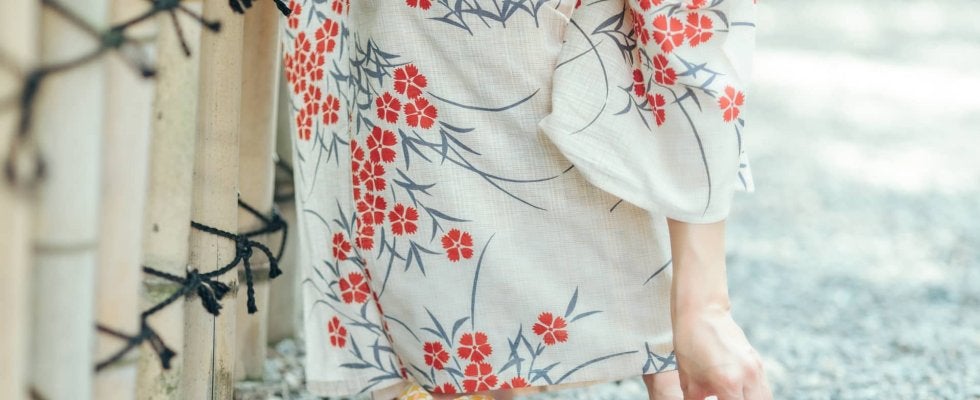 サンダルの靴ずれが痛すぎる！夏に靴ずれが増える理由と、早く治すコツ［医師監修］