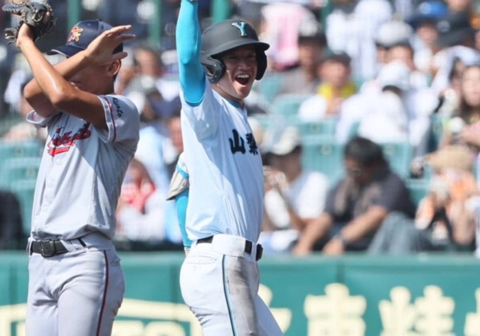 山梨学院、衝撃の4強入りに”強すぎて目さめた” SNSでも大きな話題と