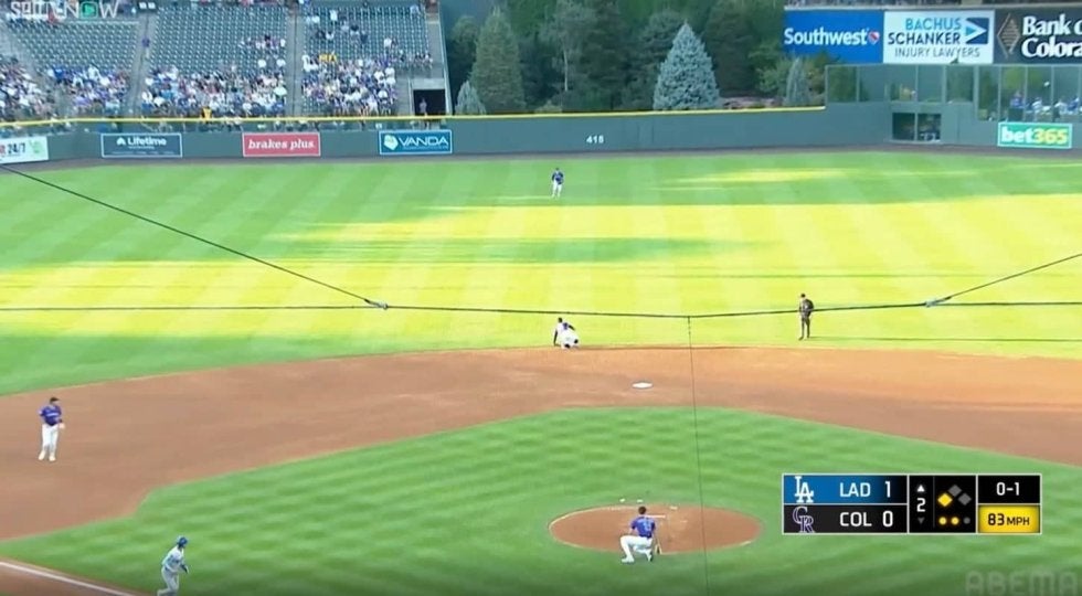 ウソでしょ？ 大谷翔平、爆速弾丸ヒットで“まさかの光景”「ヤバすぎ」「人間じゃないw」投手が転倒→遊撃手までも止められない「どんな打球だよ」