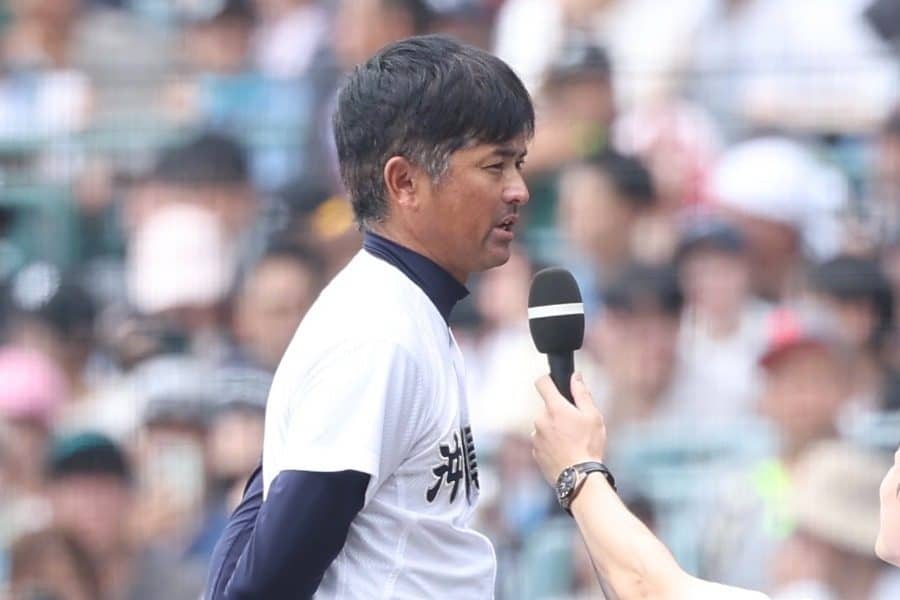 初優勝の沖縄尚学・比嘉監督「生徒の頑張りに尽きる」 ナインと