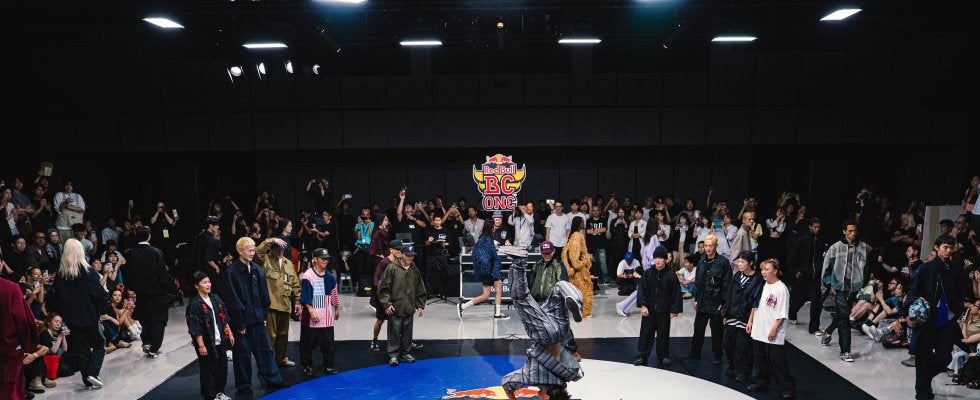 B-Boy Shigekixらが登場！日本初のファッションとブレイキンのコラボイベント「yoshiokubo Spring/Summer 2026 Runway Show energized by Red Bull BC One」