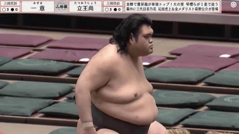 「強すぎわろた」23歳“規格外力士”の衝撃取組にどよめき…対戦相手と親方がまさかのクラッシュも