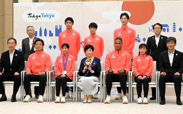 「希望、夢を与えてくれた」中島佑気ジョセフ選手ら、小池知事と面会