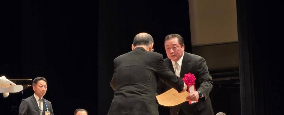 「80歳になるまでもう1度…」浜田市名誉市民表彰の梨田昌孝氏が浜田高の野球仲間に語った思い