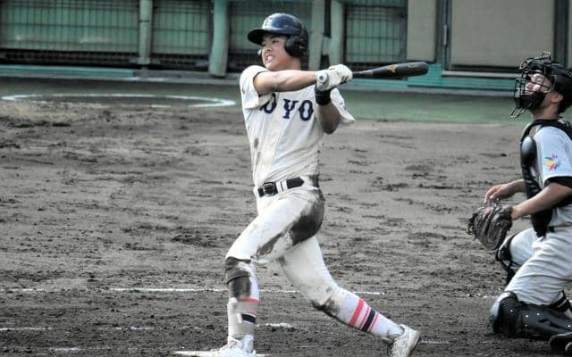 4番の長打が終盤11点の口火　来春甲子園へ望みつないだ東洋大姫路