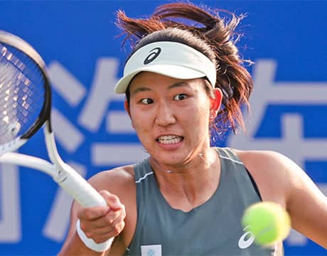  内島萌夏 世界37位下し初戦突破 