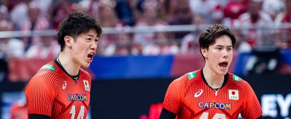 石川祐希、髙橋藍のプレーをセリエA公式が称賛　超満員1万4001人の観衆が熱狂した“ドリームマッチ”は「CLのような素晴らしいショー」