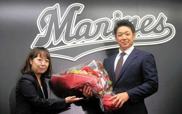 ロッテのサブロー新監督「夢に向かい成長」　名物アナウンスの祝福も