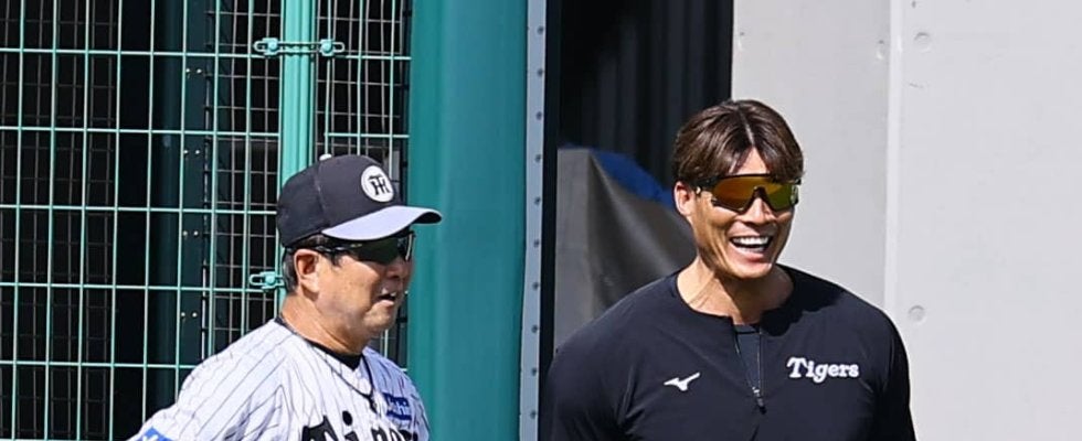 【阪神】糸井SAがサプライズ視察「一番伸びる時期」佐藤輝明らと談笑　平田２軍監督は来場歓迎