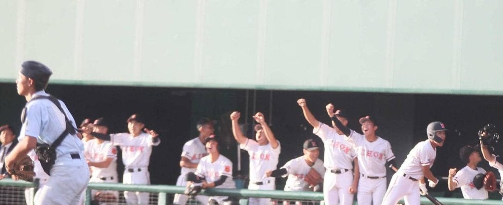 【高校野球】日大山形キャプテンの「死に物狂い」の一打、遠藤聖也が勝気合の勝ち越し内野安打