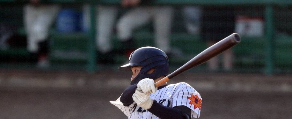 【高校野球】東北が大勝で８強「先頭として絶対に出よう」気合の丸刈り、松本叶大の三塁打で勢い