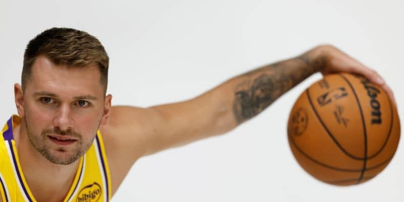 ドンチッチが人気インタビュー番組に出演…試合前のルーティンで必ず聴く意外な曲とは