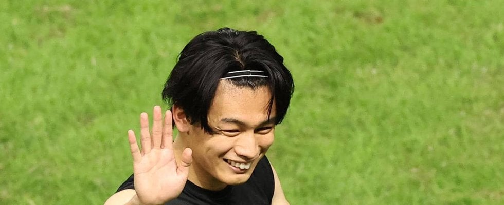 【日本代表】上田綺世「恩返しが少しできた」父が背負った背番号18“デビュー戦”で同点弾