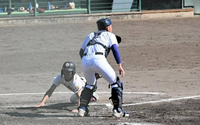 八戸工大一、逆転で明桜下す　秋季高校野球東北大会、8強出そろう