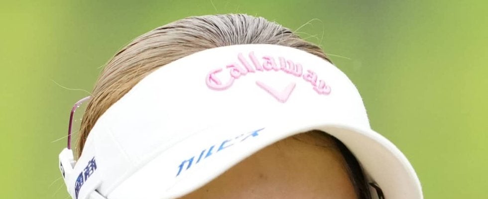 吉田鈴がバッグの中身を全公開「さすが女の子って感じかわいい」「お洒落」