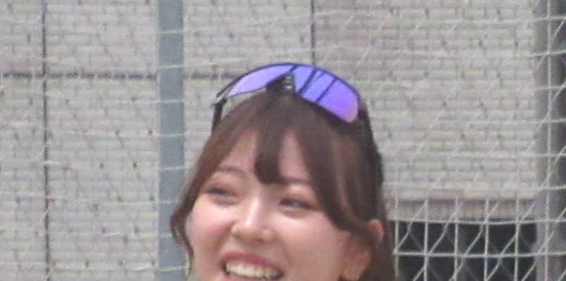 【ビーチバレー】衣笠乃愛「もしアニメポーズで登場するなら…」水着で人気キャラポーズに挑戦