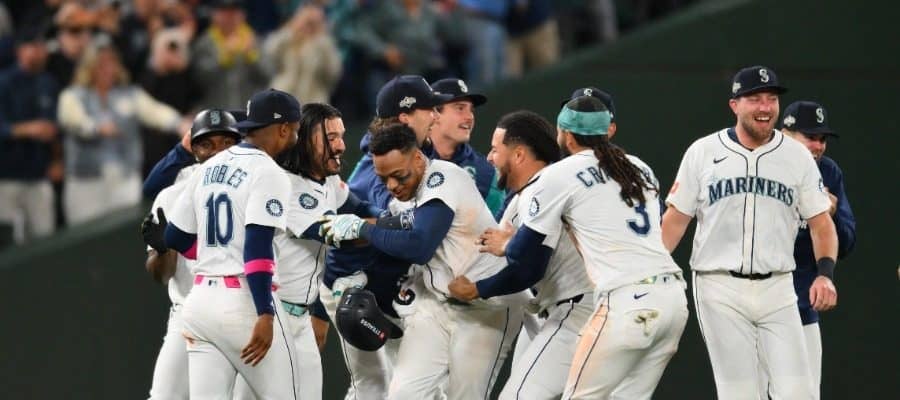 マリナーズ、延長15回制し地区S突破　イチロー在籍の2001年以来…約5時間の死闘を制す