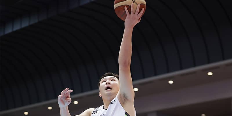 後半にオフェンスを爆発させた北海道が広島を撃破…富永啓生が最終Qで3P連続ヒット