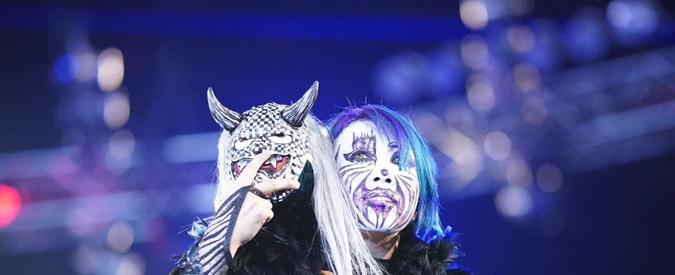 もはやアート？ 人気日本人女子レスラーの“不気味すぎる”フェイスペイントがさらに進化…「成長してる」ドアップ自撮りに反響