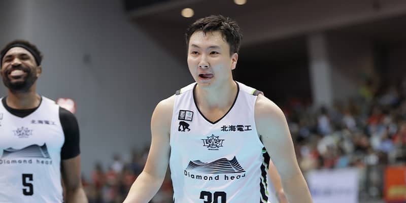 富永啓生が終盤に覚醒「バスケットは1人の競技じゃない」得点量産し北海道2連勝