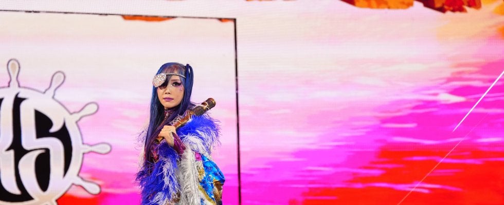 “支配ストーリー”の裏で…人気日本人女子レスラーが「ひっそり微笑む」妖艶オフショットに反響「めちゃくちゃ美しい」