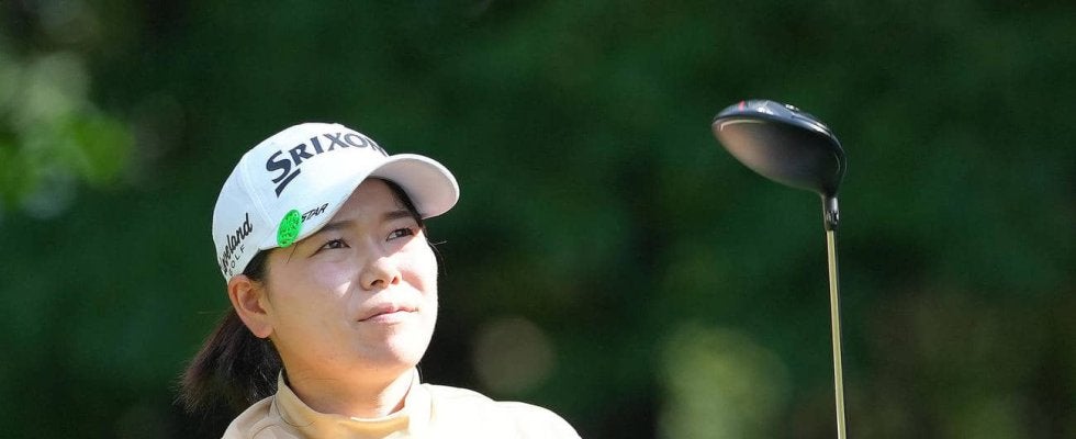 米ツアー初優勝逃した勝みなみが息つく間もなく中国から韓国へ　Ｖサイン写真意味「悔しい２位」