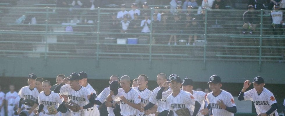東北４強進出、日大山形に19安打９得点で快勝　先発狩野哲平は７回途中まで無安打／東北大会