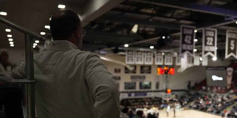 “伝説の記者”が発掘…ホームレスからNBAスカウトが評価するまでに成長した大学選手の話