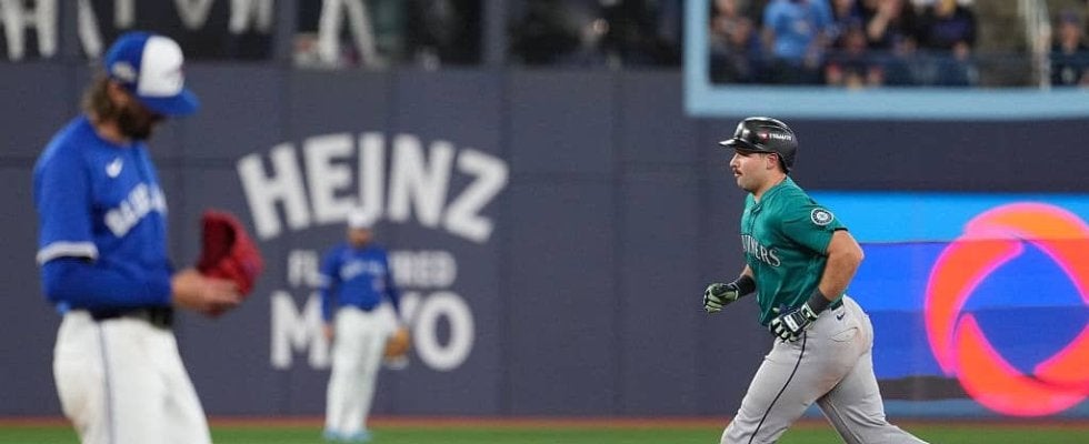 投手がイライラ！“60発男”が「ヤバすぎる」本塁打王ローリーが豪快弾→相手投手の被弾リアクションが話題に「これは悔しい」