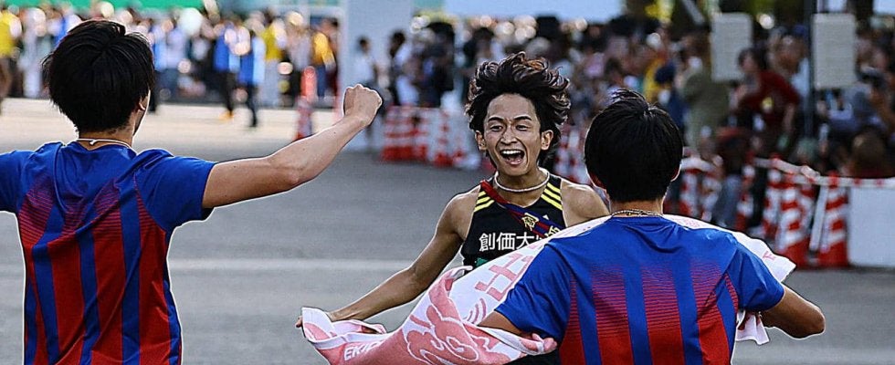 【出雲駅伝】「念願のベスト３」「感涙でした」３位創価大の力走にファン涙 全区間５位以内