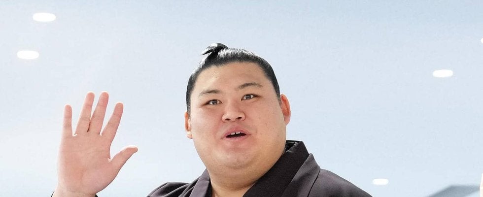 大の里らロンドン市内散策「二階建てバスが小さく見える」など反響多数　15日からロンドン公演