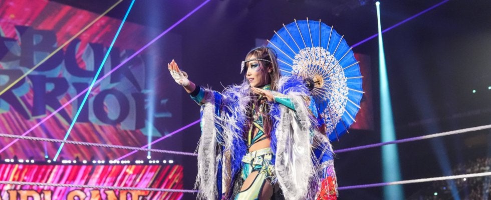 傷跡が痛々しい…人気日本人女子レスラー、“額ぼっこり”試合後の自撮りショットに「強い人だ」心配と激賞の声