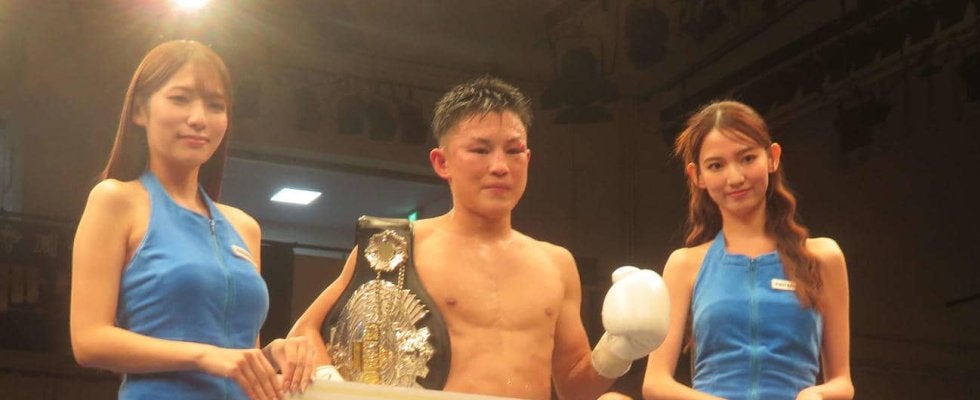 日本Ｓフライ級王者山口仁也が初防衛「首の皮１枚つながった」僅差判定で勝利も三迫会長は合格点