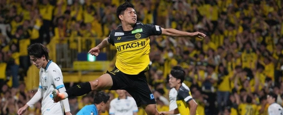 奏功した日本代表FWの投入タイミング！｢誰も、何もあきらめることなく、信じてプレーしてくれた｣柏ロドリゲス監督が誇った日立台での“歴史的”逆転勝利