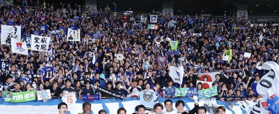 【日本代表】歴史的勝利から一夜明け…海外組が出国　右脚検査で病院直行の伊東純也も明るい表情