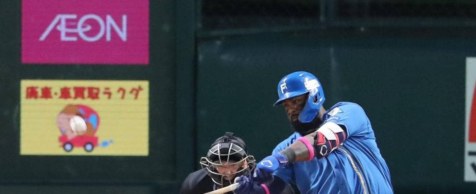 【日本ハム】レイエス“確信”同点弾　スタンドインまでほぼ歩かず自軍ベンチに向かって雄たけび