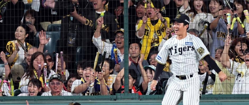 阪神　マジ！？異次元のジャンプ力を見せた若虎　代わって入った小野寺のタイムリーに喜び爆発　タイガースの雰囲気を象徴するシーン