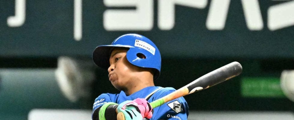 【日本ハム】万波中正５打席で４度出塁も得点につながらず「普通」新庄監督は第２戦以降に期待