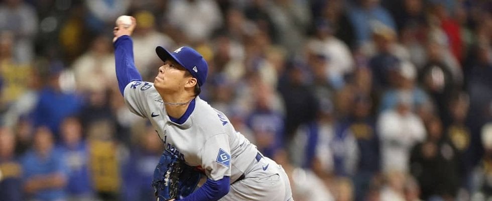 打者がフラフラ！山本由伸の3球で“異変”「緩急エグい」相手打者の様子がおかしくなる「これは打てない」