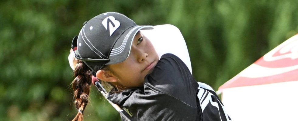 ２週連続優勝の偉業へアマチュア16歳後藤あい44位と出遅れ　人気急上昇でファンがサインの列