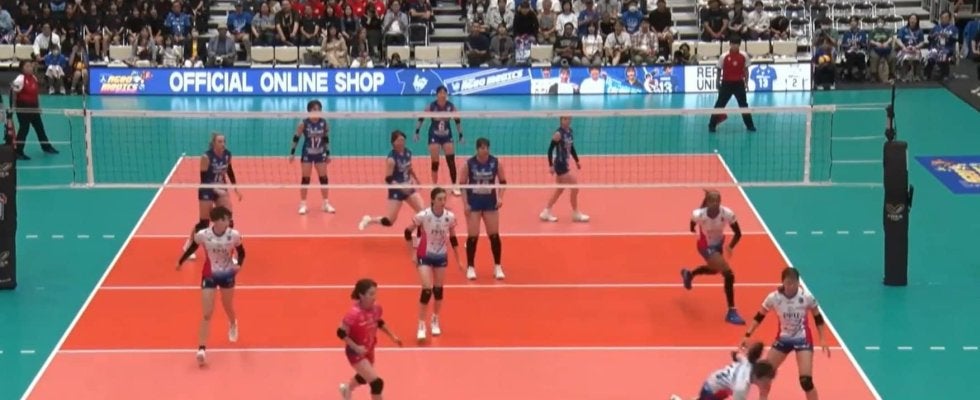 女子バレー、ありえないトリック返球に「えーっ！？そういうことできるんだ！」ファン驚愕 