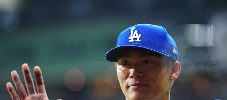 山本由伸が見せた“勲章”　ナインとのハイタッチに起きた異変…熱投111球の証