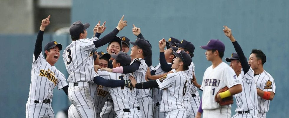 大産大が21年ぶり連覇　Ｖ決定戦を延長タイブレークで制す　目川投が人生初のサヨナラ打