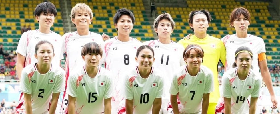 英国で“ワンオク×なでしこ”が融合！｢えっ凄い出会い｣大人気バンドのマンチェスター公演に長谷川唯＆清水梨紗＆籾木結花が訪問して｢最高の夜｣を撮影