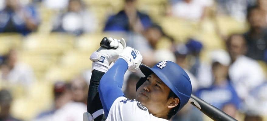 ドジャースがわずか６球、電光石火の先制劇　大谷翔平の技あり三塁打からベッツ適時打　本拠地大歓声　大谷は８戦ぶり長打＆ＰＳ自身初の三塁打　球団ＰＳ初回先頭三塁打は４８年ぶり